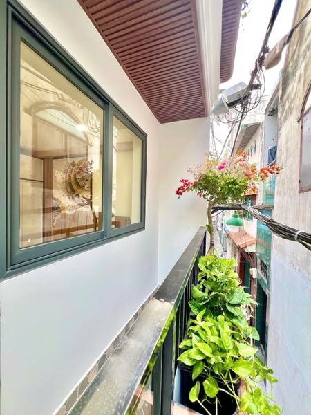 SÁT MT HOÀNG SA Q3 – NỘI THẤT SANG TRỌNG – 3 TẦNG CHỈ NHỈNH 4 TỶ